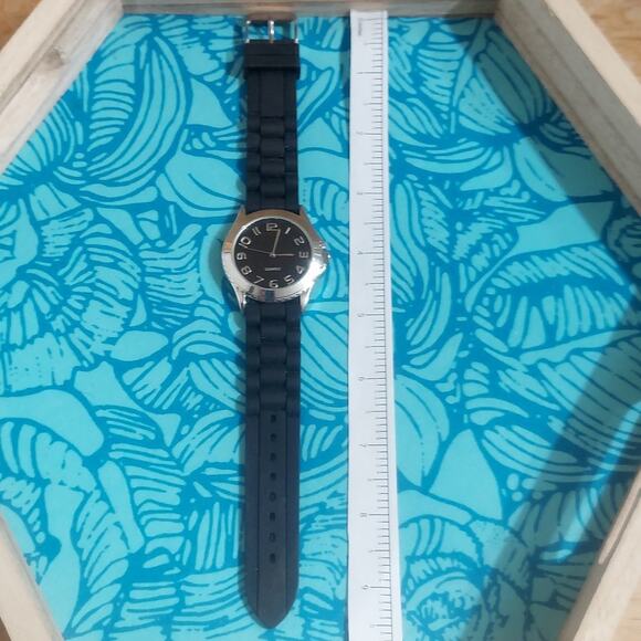 Watch with New Battery from Estate Sale ID15 - Picture 2 of 2